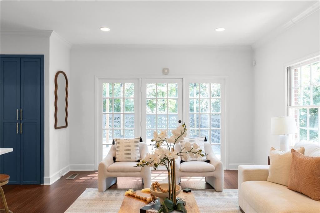 2 bedroom, 3 bathroom, 1,844 sq ft single family residence for sale at 1912 Northside Drive, Atlanta, GA 30318 — photo 9