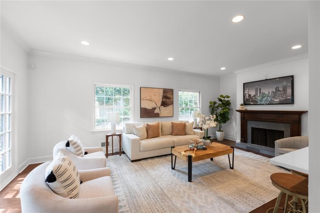 2 bedroom, 3 bathroom, 1,844 sq ft single family residence for sale at 1912 Northside Drive, Atlanta, GA 30318 — photo 10