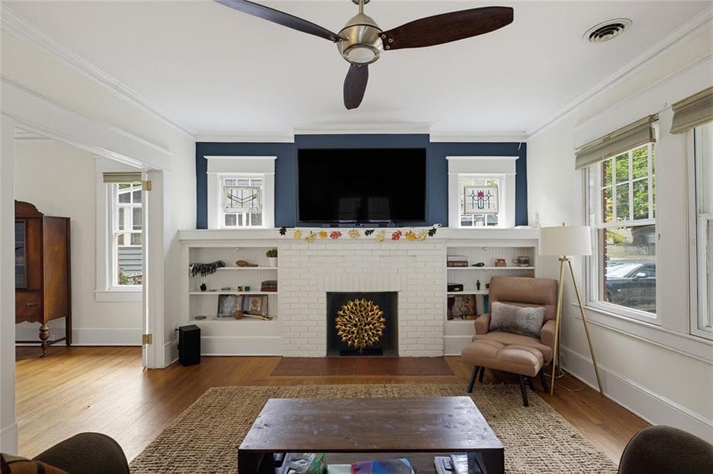 3 bedroom, 2 bathroom, 1,629 sq ft single family residence for sale at 662 Pearce Street, Atlanta, GA 30310 — photo 2