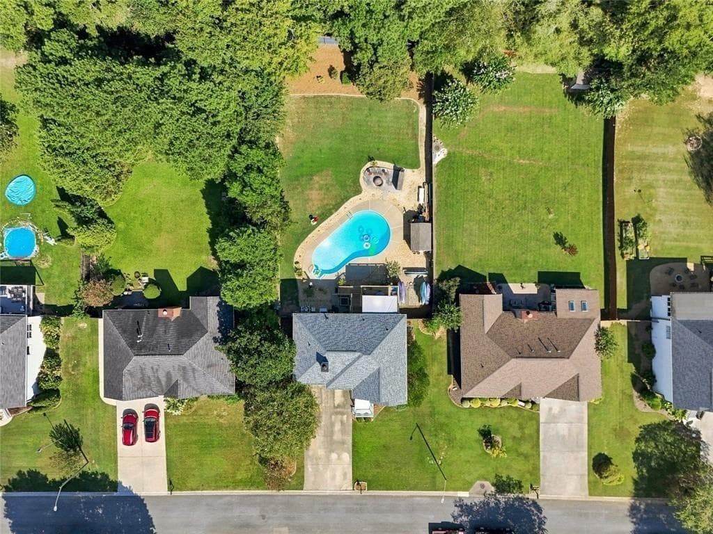 5 bedroom, 3 bathroom, 3,488 sq ft single family residence for sale at 413 Christina Way, Acworth, GA 30102 — photo 2