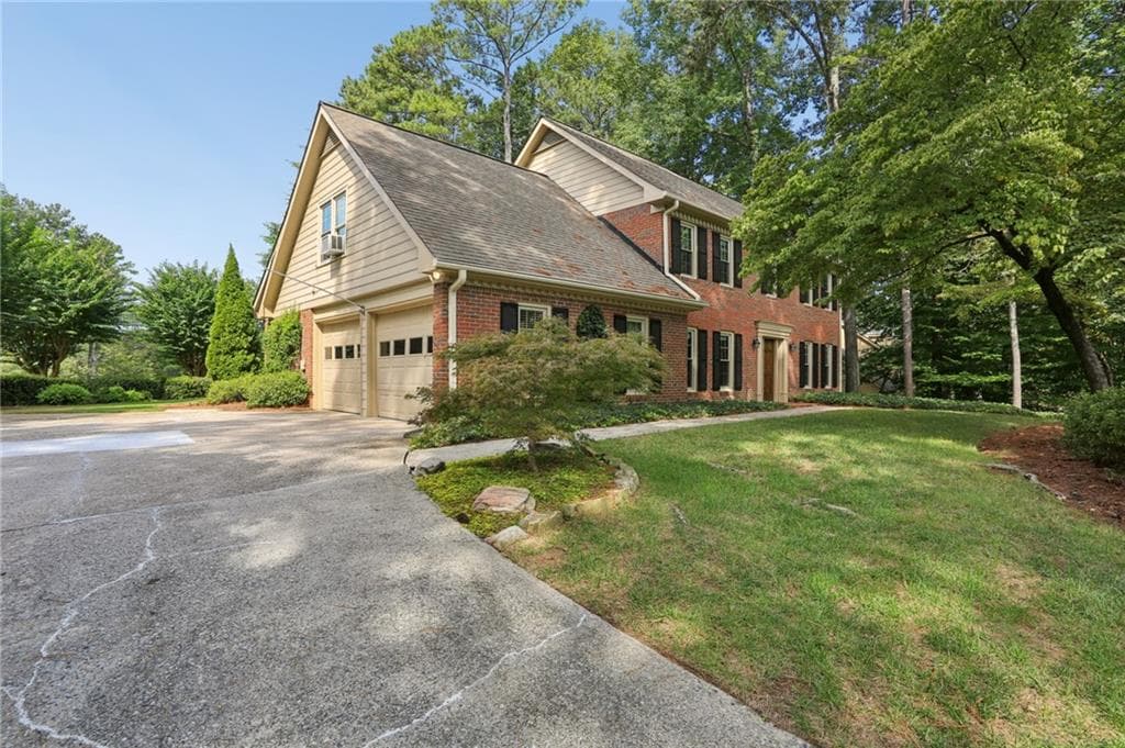 4 bedroom, 3 bathroom, 2,726 sq ft single family residence for sale at 4357 Karls Gate Drive, Marietta, GA 30068 — photo 2