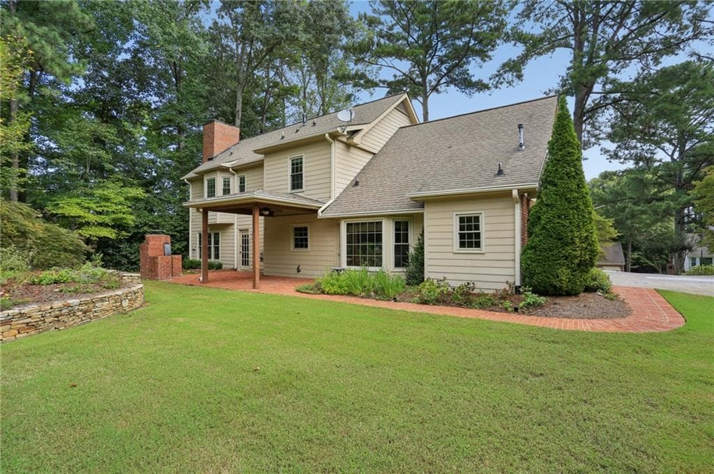 4 bedroom, 3 bathroom, 2,726 sq ft single family residence for sale at 4357 Karls Gate Drive, Marietta, GA 30068 — photo 3