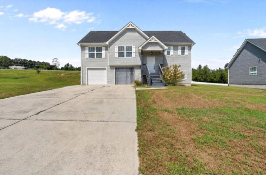 4 bedroom, 3 bathroom, 2,000 sq ft single family residence for sale at 154 Grizzly Trail, Carrollton, GA 30117 — photo 2