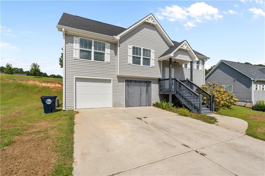 4 bedroom, 3 bathroom, 2,000 sq ft single family residence for sale at 154 Grizzly Trail, Carrollton, GA 30117 — photo 5