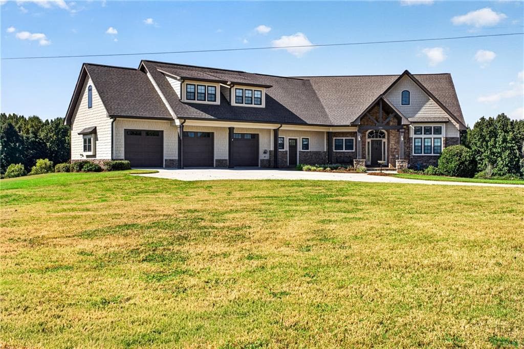 3 bedroom, 3 bathroom, 2,284 sq ft single family residence for sale at 725 County Farm Road, Jefferson, GA 30549