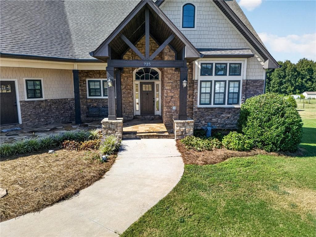 3 bedroom, 3 bathroom, 2,284 sq ft single family residence for sale at 725 County Farm Road, Jefferson, GA 30549 — photo 3