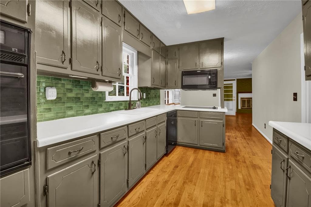 5 bedroom, 4 bathroom, 3,397 sq ft single family residence for sale at 2594 W Fontainebleau Court, Atlanta, GA 30360 — photo 10