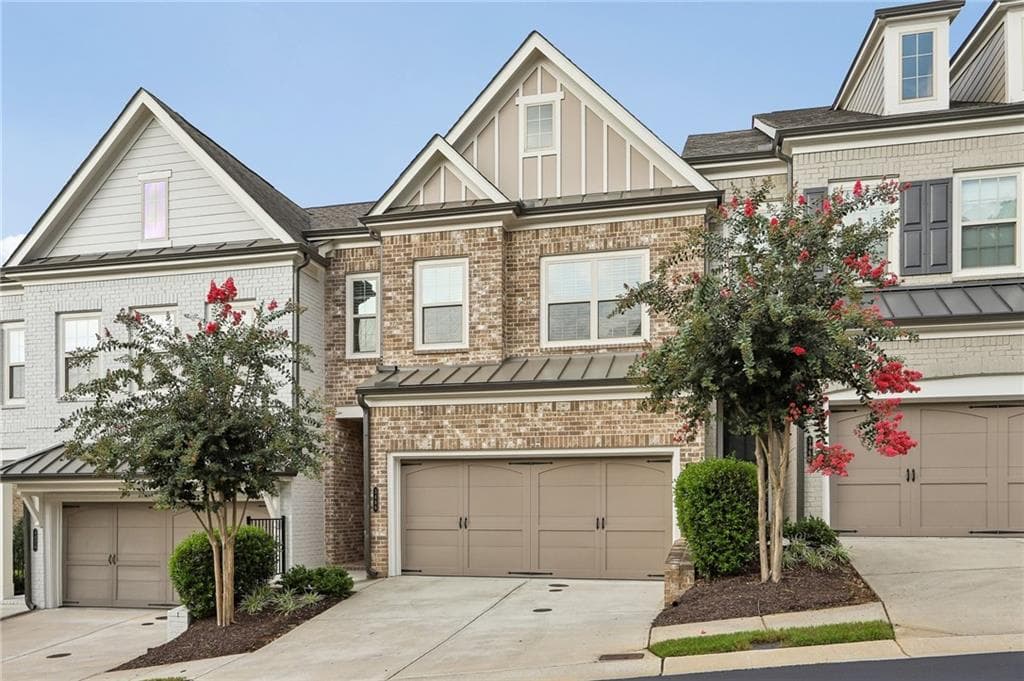 3 bedroom, 4 bathroom, 2,656 sq ft townhouse for sale at 3466 Fenton Drive, Smyrna, GA 30080 — photo 2