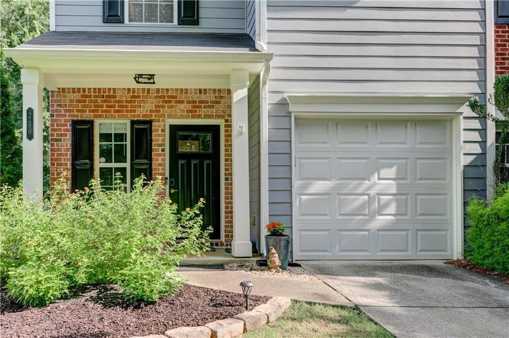 3 bedroom, 3 bathroom, 1,617 sq ft townhouse for sale at 230 Magnolia Leaf Drive, Woodstock, GA 30188 — photo 6