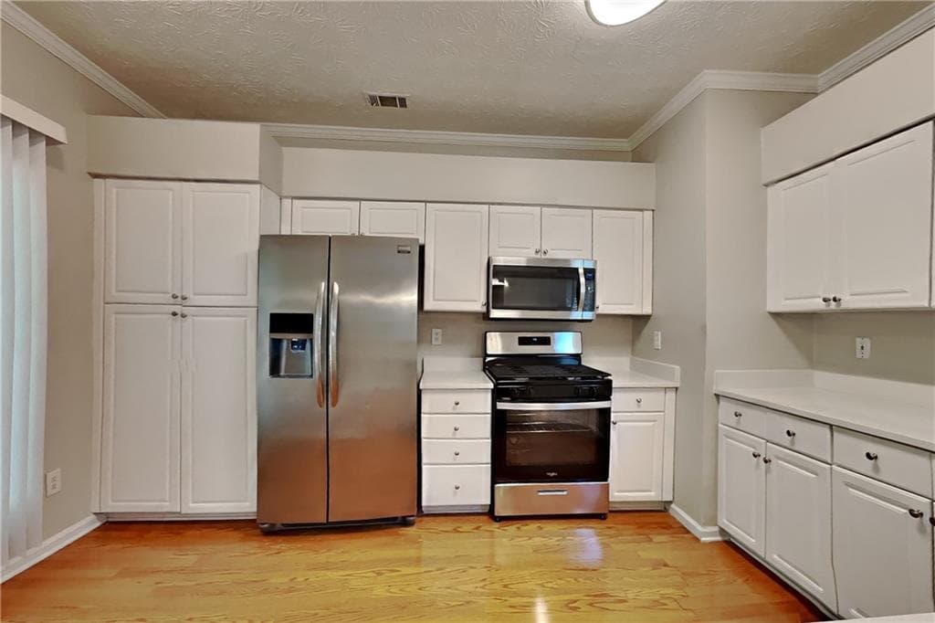 4 bedroom, 3 bathroom, 1,912 sq ft single family residence for rent at 145 Riversong Drive, Roswell, GA 30022 for $2,800 a month — photo 7