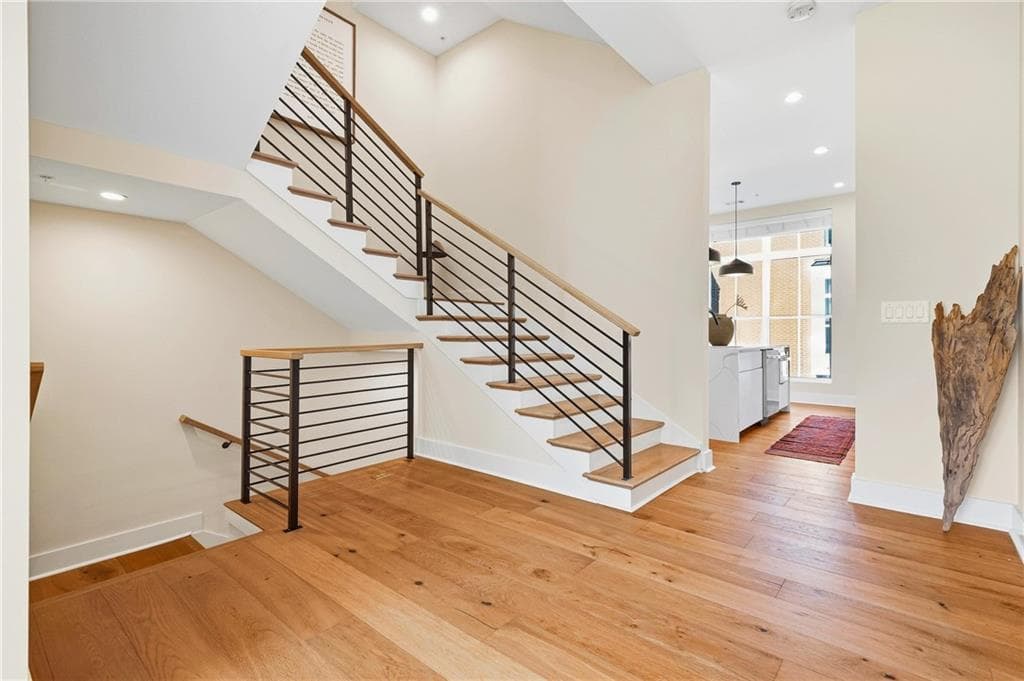 3 bedroom, 4 bathroom, 1,981 sq ft townhouse for sale at 75 Boulevard 9, Atlanta, GA 30312 — photo 2