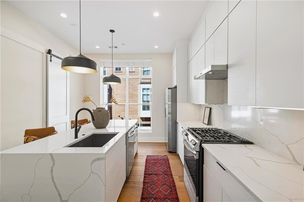 3 bedroom, 4 bathroom, 1,981 sq ft townhouse for sale at 75 Boulevard 9, Atlanta, GA 30312 — photo 4