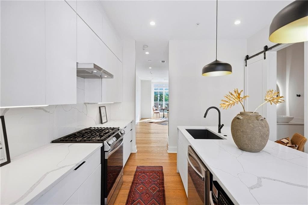 3 bedroom, 4 bathroom, 1,981 sq ft townhouse for sale at 75 Boulevard 9, Atlanta, GA 30312 — photo 7