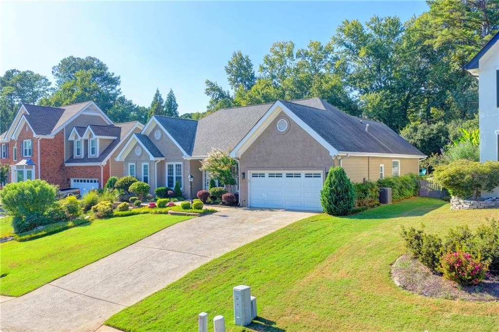 3 bedroom, 2 bathroom, 2,408 sq ft single family residence for sale at 2949 Gavin Place, Duluth, GA 30096 — photo 2