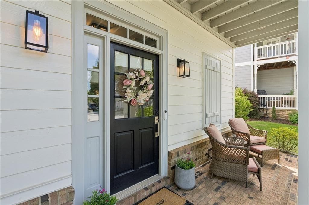 4 bedroom, 3 bathroom, 2,559 sq ft single family residence under contract at 1673 Barfield Run, Atlanta, GA 30318 — photo 2