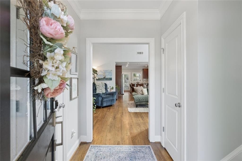 4 bedroom, 3 bathroom, 2,559 sq ft single family residence under contract at 1673 Barfield Run, Atlanta, GA 30318 — photo 3