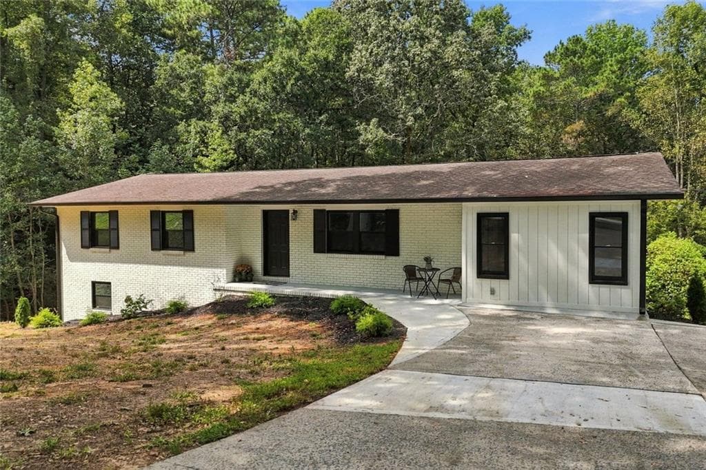 4 bedroom, 2 bathroom, 1,596 sq ft single family residence for sale at 125 Westview Street, Canton, GA 30114