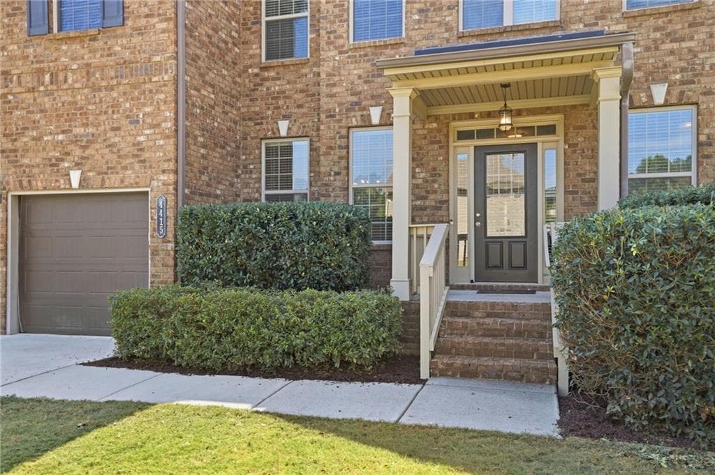 5 bedroom, 4 bathroom, 4,155 sq ft single family residence for sale at 4415 Mossbrook Circle, Alpharetta, GA 30004 — photo 6