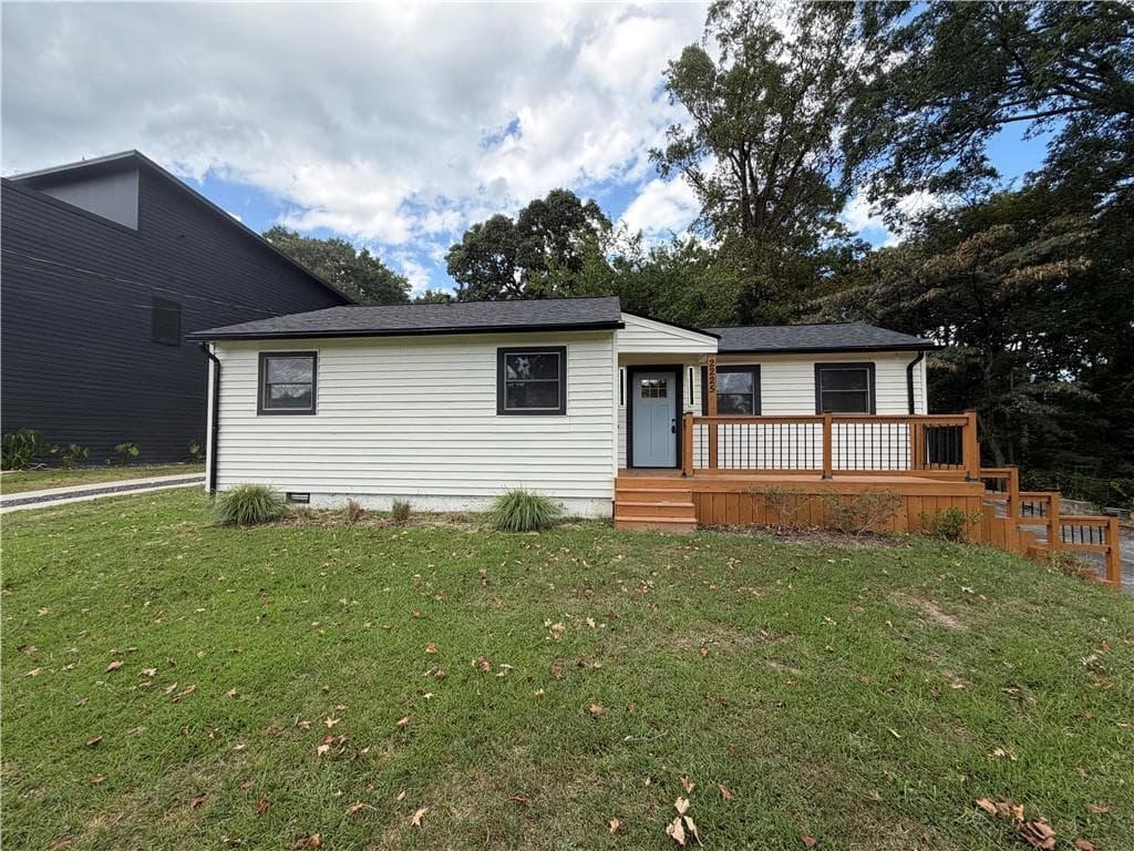 3 bedroom, 2 bathroom, 1,116 sq ft single family residence for sale at 2225 Misty Lane, Smyrna, GA 30080 — photo 5