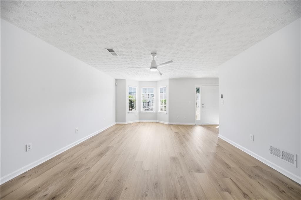 3 bedroom, 3 bathroom, 1,600 sq ft single family residence for sale at 2479 Feathertree Lane, Lawrenceville, GA 30044 — photo 6