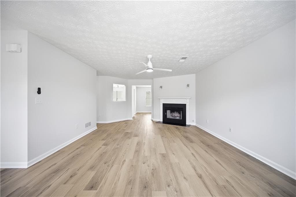 3 bedroom, 3 bathroom, 1,600 sq ft single family residence for sale at 2479 Feathertree Lane, Lawrenceville, GA 30044 — photo 7