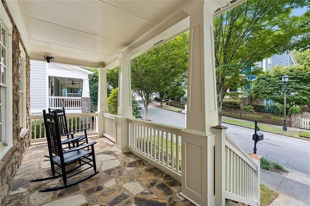 4 bedroom, 3 bathroom, 2,514 sq ft single family residence for sale at 1634 Gilstrap Lane, Atlanta, GA 30318 — photo 2