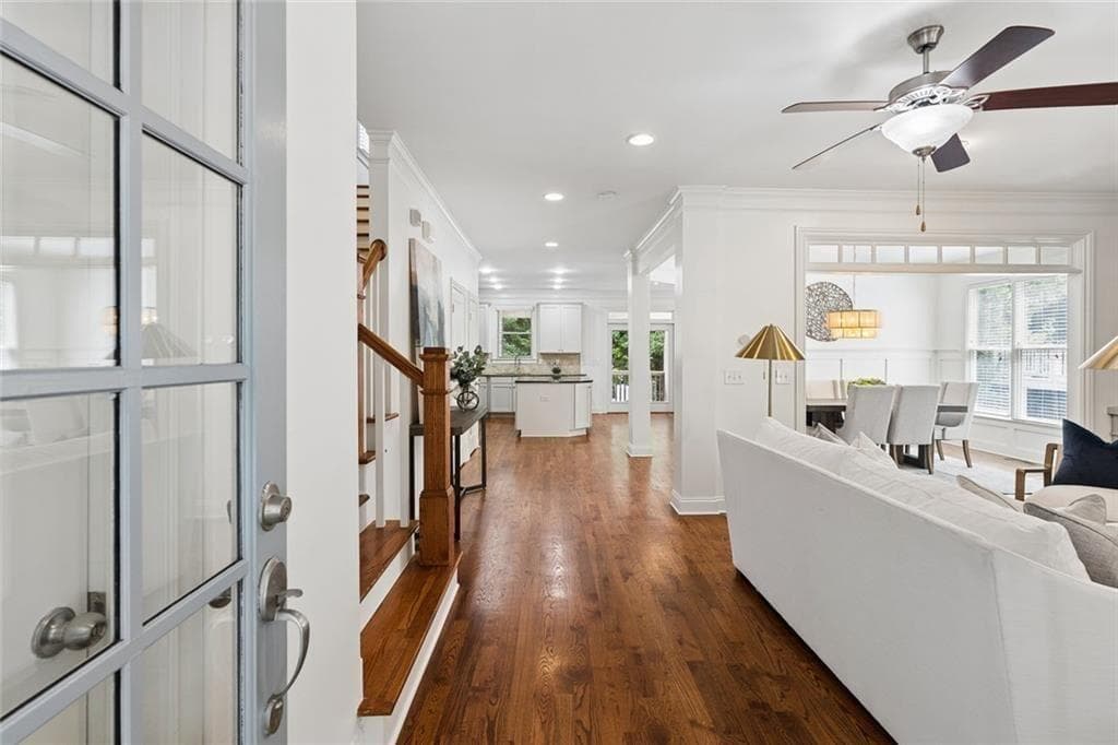 4 bedroom, 3 bathroom, 2,514 sq ft single family residence for sale at 1634 Gilstrap Lane, Atlanta, GA 30318 — photo 4