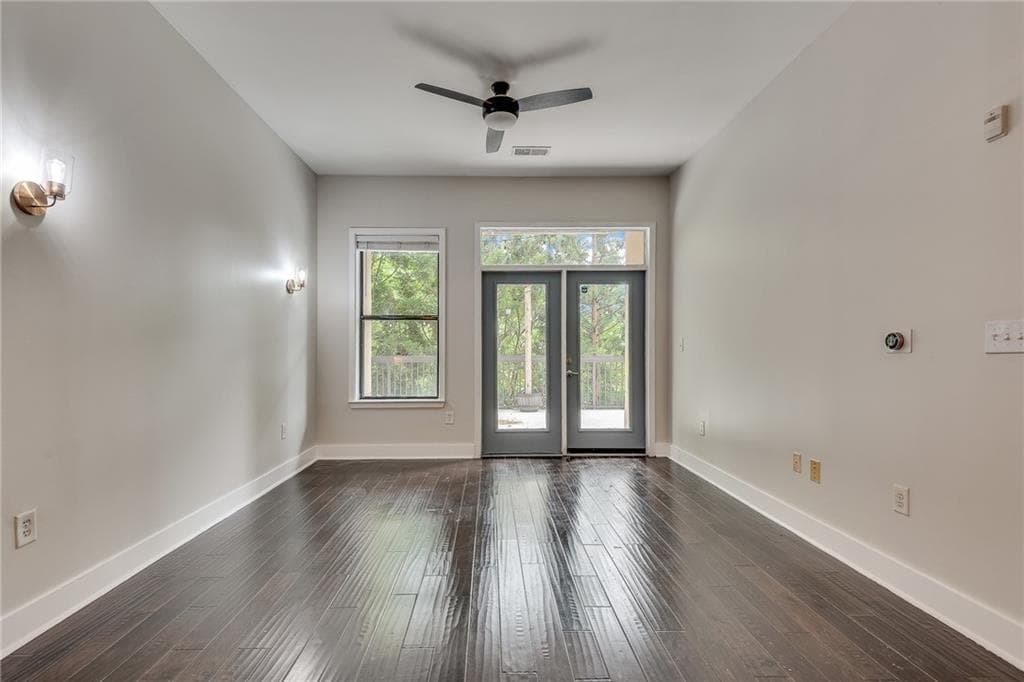 2 bedroom, 2 bathroom, 1,196 sq ft condominium for sale at 425 Chapel Street Street 2107, Atlanta, GA 30313 — photo 2