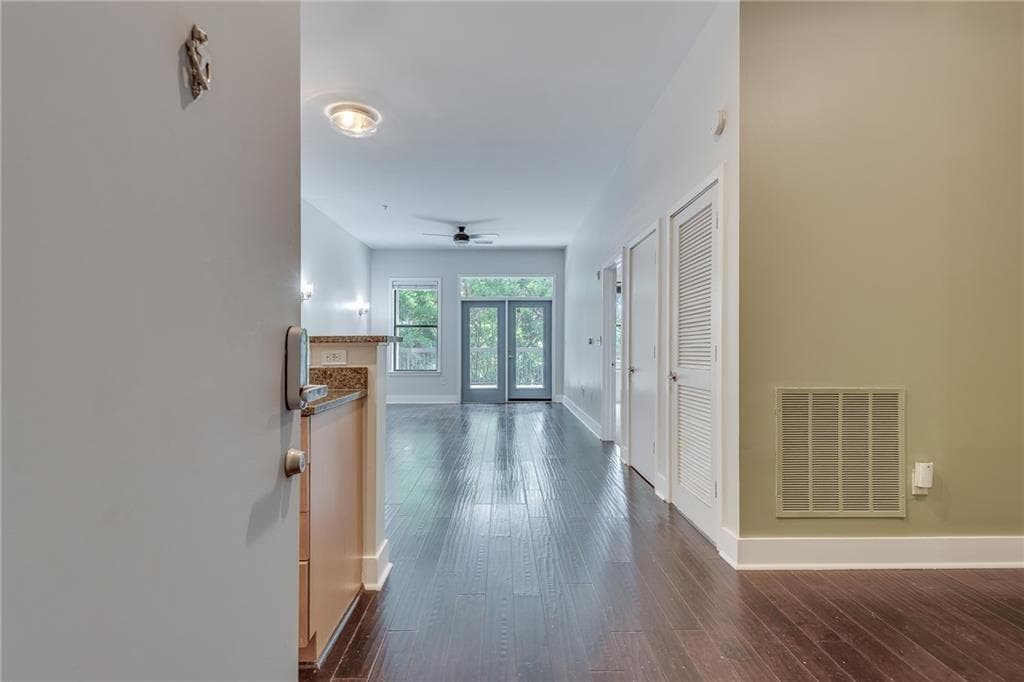 2 bedroom, 2 bathroom, 1,196 sq ft condominium for sale at 425 Chapel Street Street 2107, Atlanta, GA 30313 — photo 4