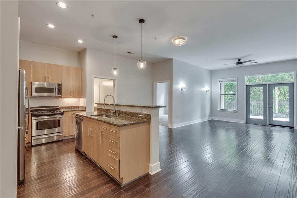 2 bedroom, 2 bathroom, 1,196 sq ft condominium for sale at 425 Chapel Street Street 2107, Atlanta, GA 30313 — photo 10