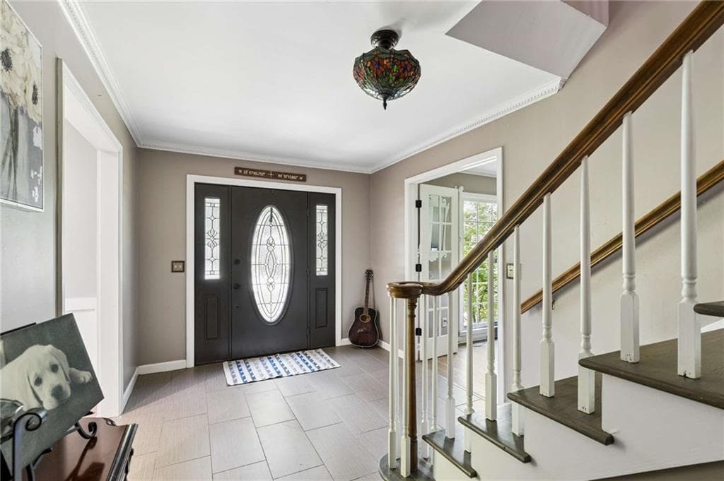 6 bedroom, 5 bathroom, 4,975 sq ft single family residence for sale at 7625 Nesbit Ferry Road, Sandy Springs, GA 30350 — photo 4