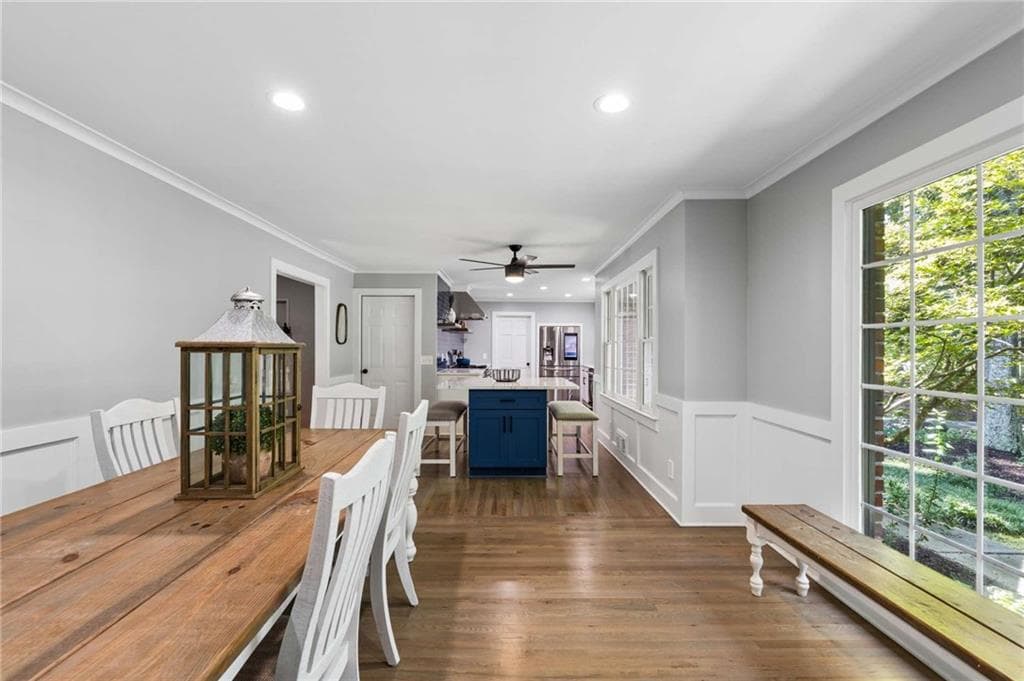 6 bedroom, 5 bathroom, 4,975 sq ft single family residence for sale at 7625 Nesbit Ferry Road, Sandy Springs, GA 30350 — photo 6