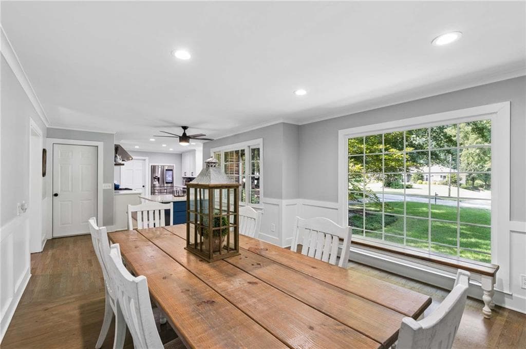 6 bedroom, 5 bathroom, 4,975 sq ft single family residence for sale at 7625 Nesbit Ferry Road, Sandy Springs, GA 30350 — photo 7