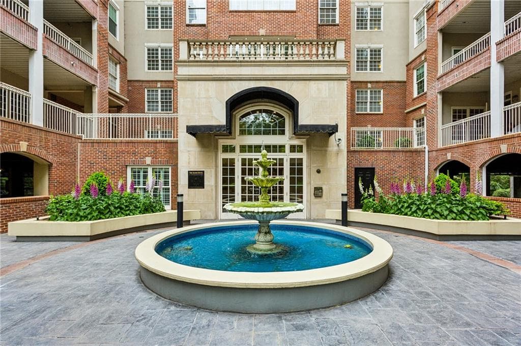 2 bedroom, 2 bathroom, 1,350 sq ft condominium for sale at 50 Biscayne Drive 4106, Atlanta, GA 30309 — photo 3