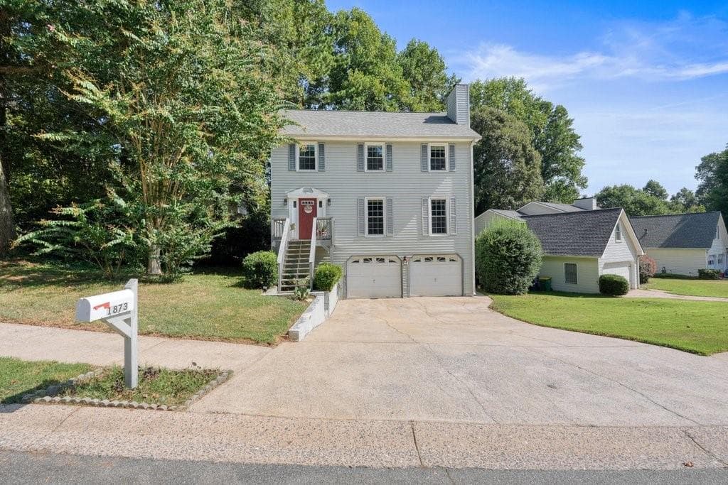 3 bedroom, 3 bathroom, 2,128 sq ft single family residence for sale at 1873 Hamby Place Drive, Acworth, GA 30102 — photo 2