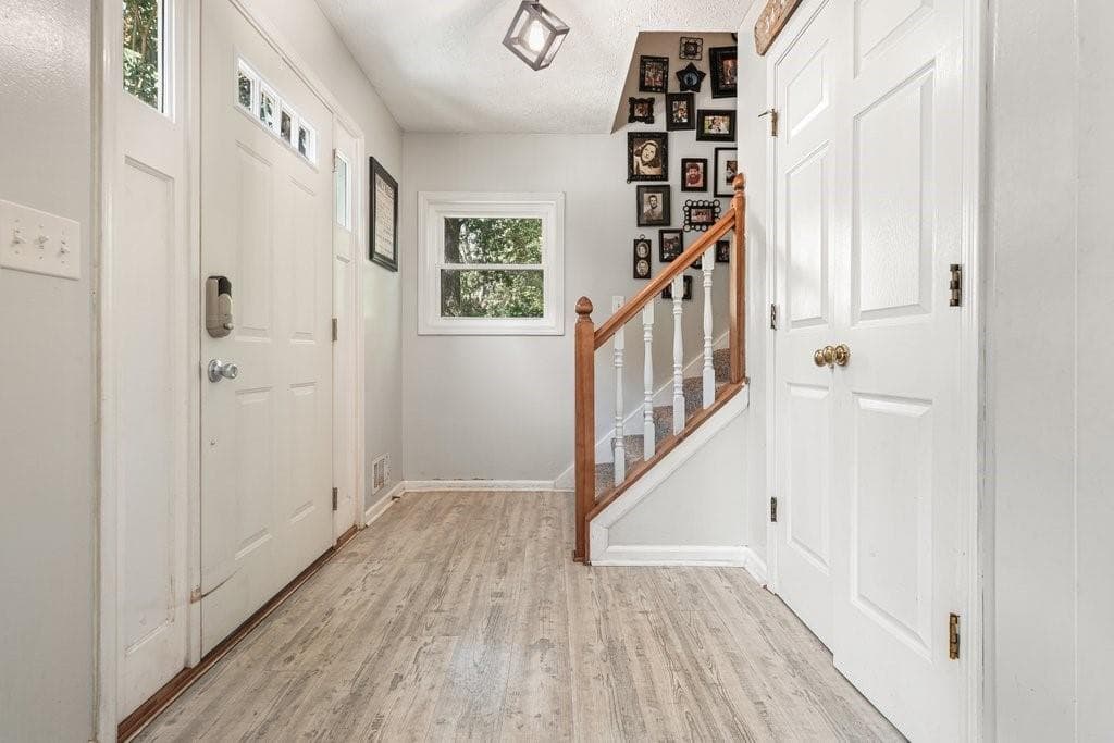 3 bedroom, 3 bathroom, 2,128 sq ft single family residence for sale at 1873 Hamby Place Drive, Acworth, GA 30102 — photo 5