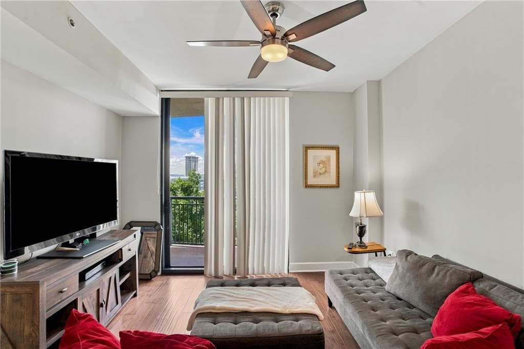 1 bedroom, 1 bathroom, 800 sq ft condominium for sale at 3040 Peachtree Road 708, Atlanta, GA 30305 — photo 9