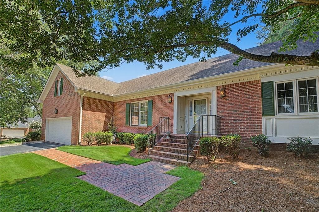 3 bedroom, 3 bathroom, 2,400 sq ft single family residence for sale at 1883 Bedfordshire Court, Decatur, GA 30033 — photo 2
