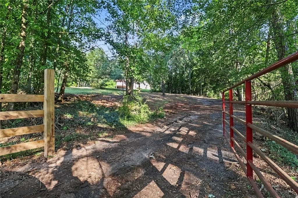3 bedroom, 2 bathroom, 2,139 sq ft single family residence for sale at 462 Wall Bridge Road, Clarkesville, GA 30523 — photo 5