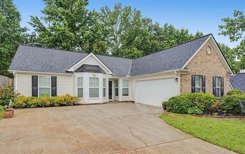 3 bedroom, 2 bathroom, 1,604 sq ft single family residence for sale at 221 Mount Laurel Drive, Dallas, GA 30132 — photo 1 of 44