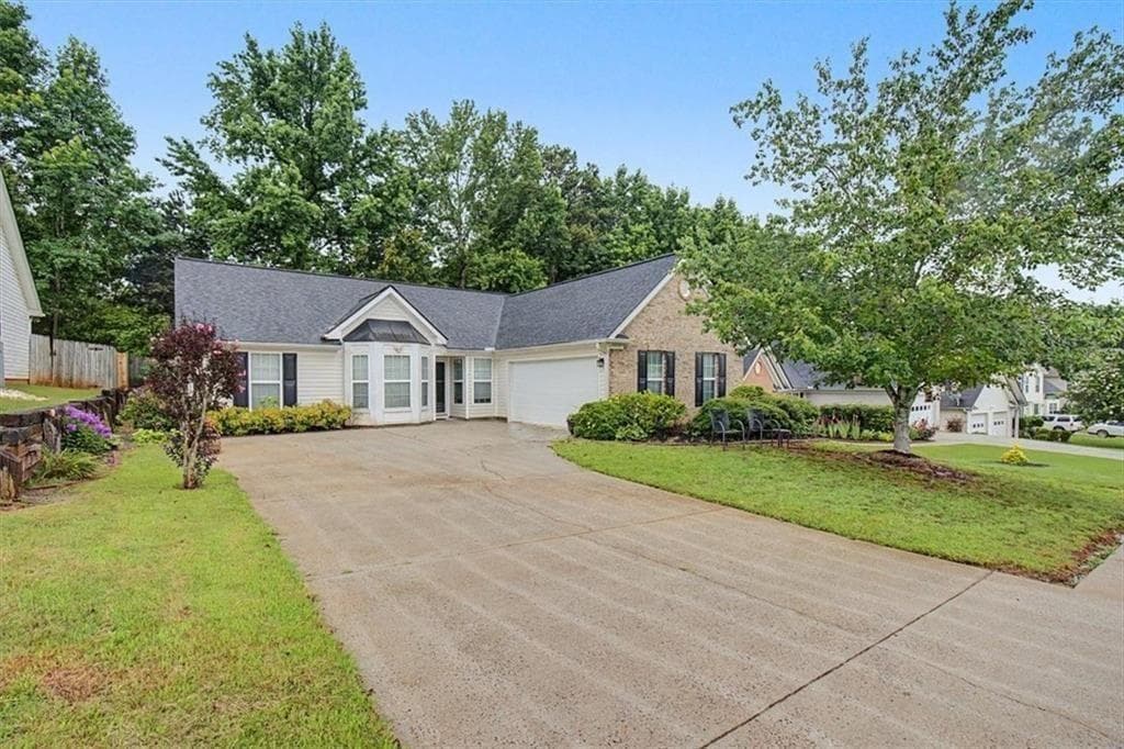 3 bedroom, 2 bathroom, 1,604 sq ft single family residence for sale at 221 Mount Laurel Drive, Dallas, GA 30132 — photo 2