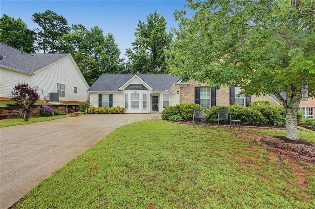3 bedroom, 2 bathroom, 1,604 sq ft single family residence for sale at 221 Mount Laurel Drive, Dallas, GA 30132 — photo 3