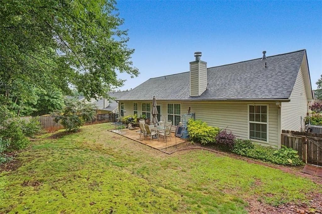 3 bedroom, 2 bathroom, 1,604 sq ft single family residence for sale at 221 Mount Laurel Drive, Dallas, GA 30132 — photo 6