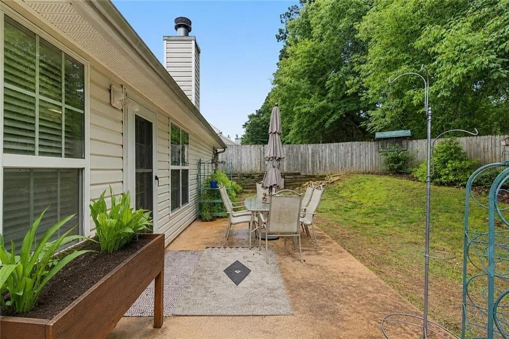 3 bedroom, 2 bathroom, 1,604 sq ft single family residence for sale at 221 Mount Laurel Drive, Dallas, GA 30132 — photo 7