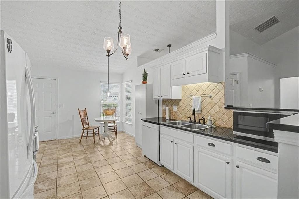 3 bedroom, 2 bathroom, 1,604 sq ft single family residence for sale at 221 Mount Laurel Drive, Dallas, GA 30132 — photo 9