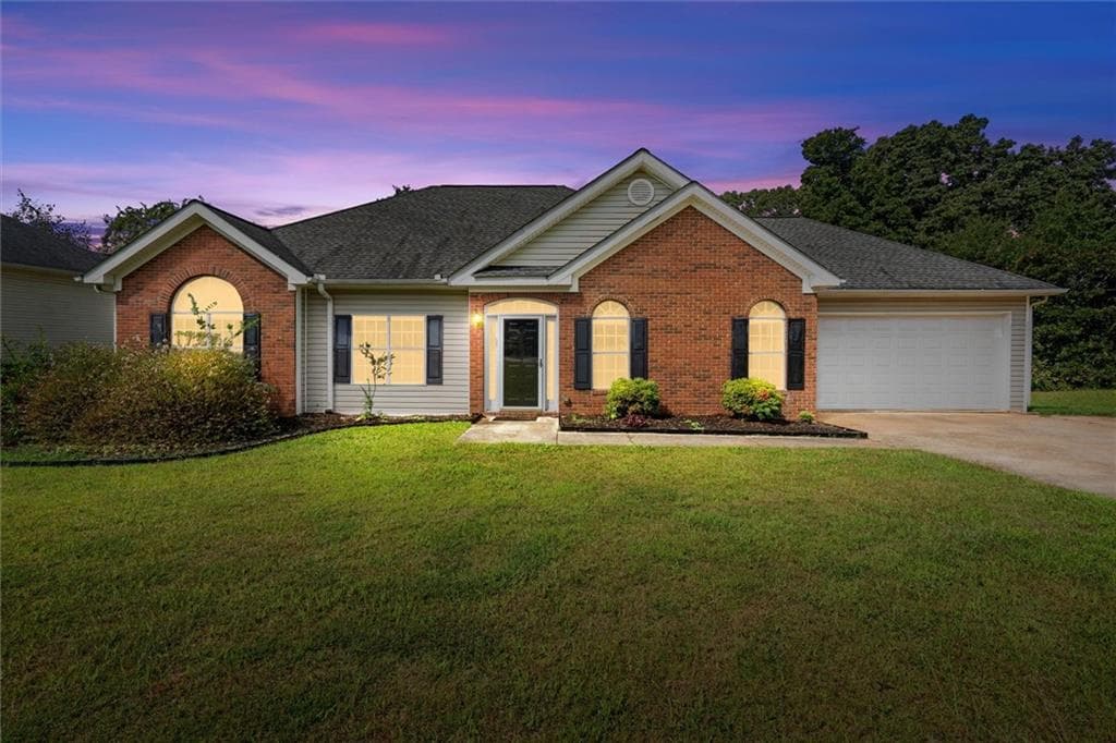 3 bedroom, 2 bathroom, 1,976 sq ft single family residence for sale at 4295 Yeager Road, Douglasville, GA 30135 — photo 2