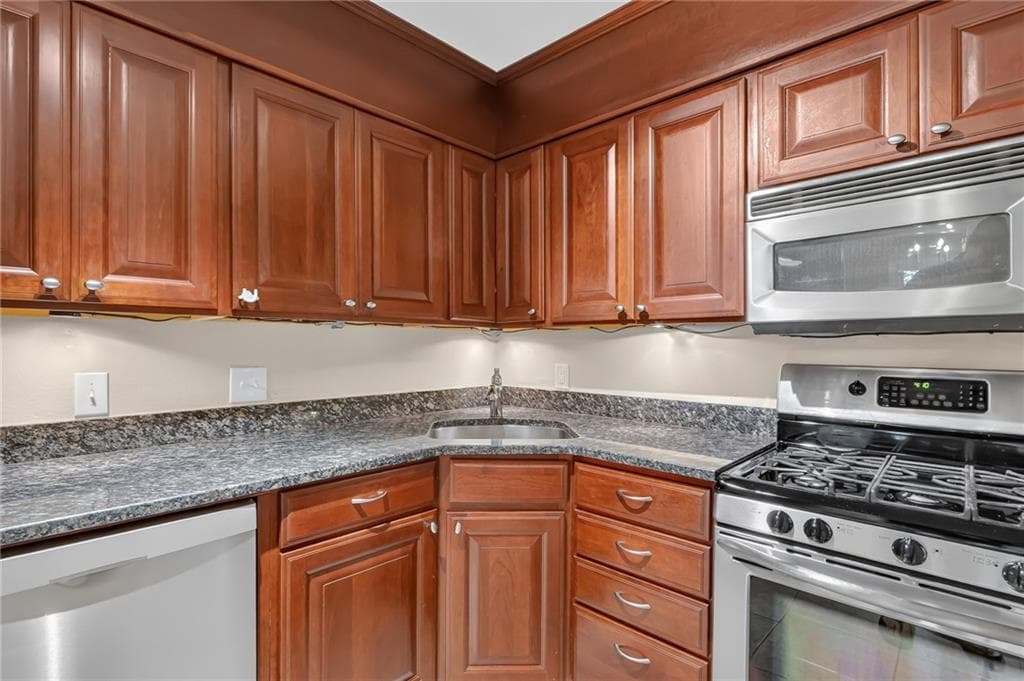 3 bedroom, 3 bathroom, 2,164 sq ft condominium for sale at 4620 Wieuca Road 41, Atlanta, GA 30342 — photo 9