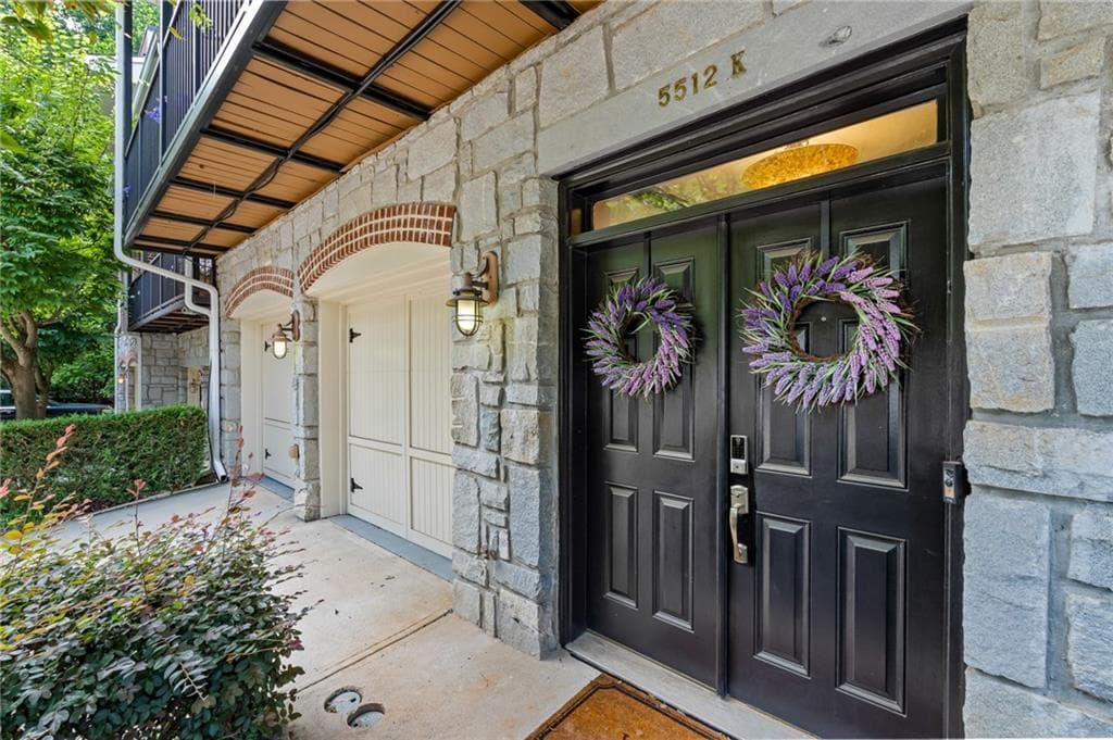 5 bedroom, 4 bathroom, 3,890 sq ft townhouse for rent at 5512 Glenridge Drive K, Atlanta, GA 30342 for $5,000 a month — photo 2