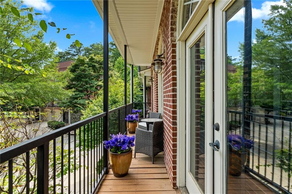 5 bedroom, 4 bathroom, 3,890 sq ft townhouse for rent at 5512 Glenridge Drive K, Atlanta, GA 30342 for $5,000 a month — photo 10