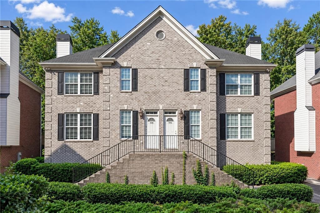 3 bedroom, 3 bathroom, 2,200 sq ft townhouse for rent at 8949 Carroll Manor Drive #508, Sandy Springs, GA 30350 for $2,450 a month — photo 1 of 34